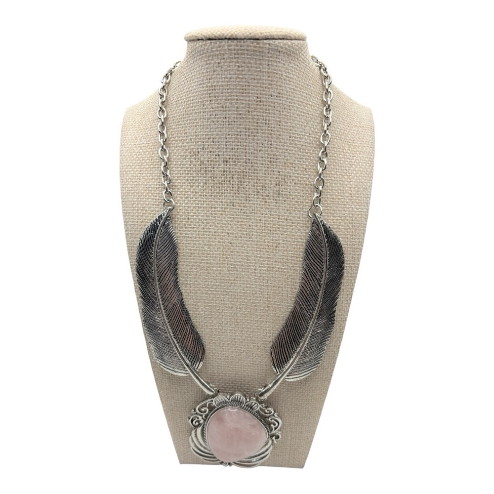 Chic Silver Tone Necklace with Pink Stone and Feather Design